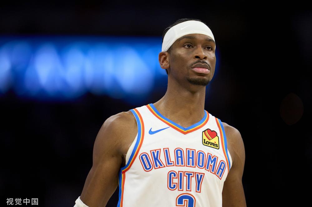 沙特媒体：被林良铭踢伤的卡代什已被急救车紧急送往医院.